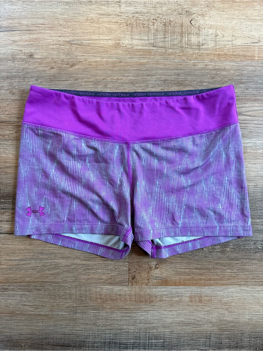 Under Armour Women’s Magenta Performance Athletic Shorts Size medium